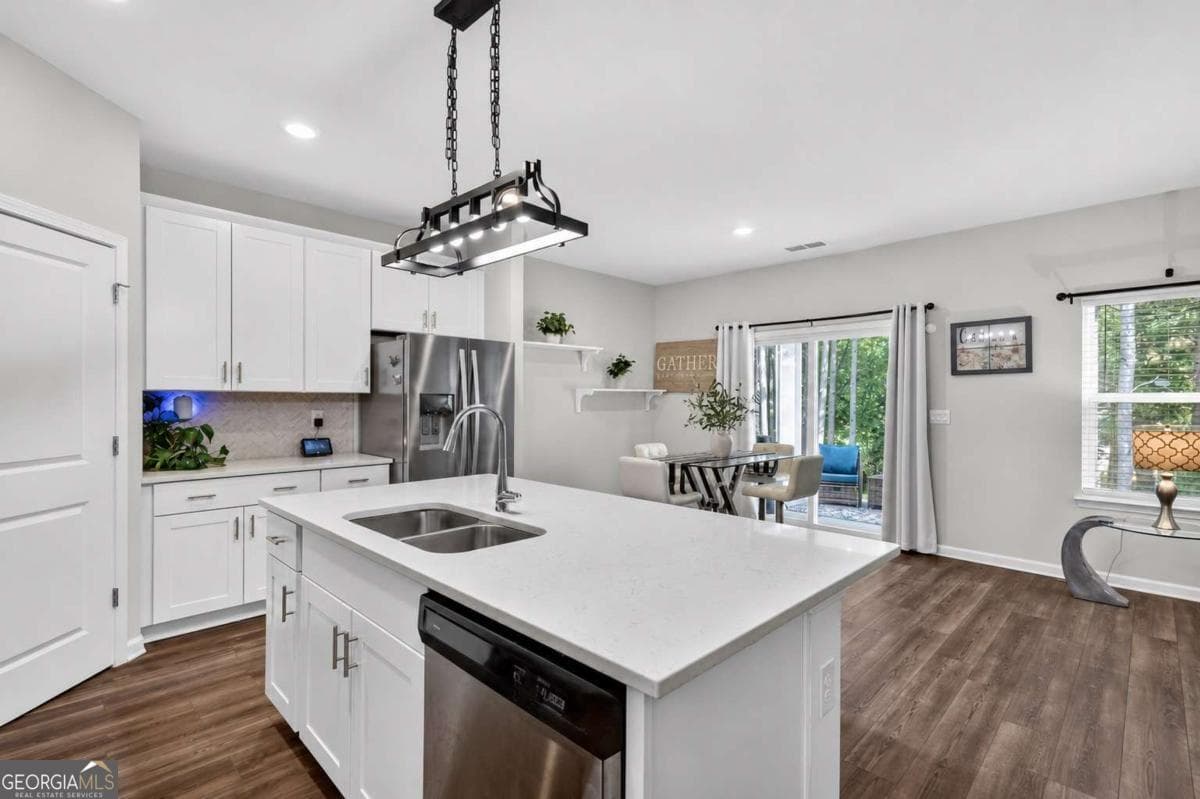 5 bedroom, 3 bathroom, 2,752 sq ft single family residence for sale at 4161 Dean Grove Wy Way, Loganville, GA 30052 — photo 5