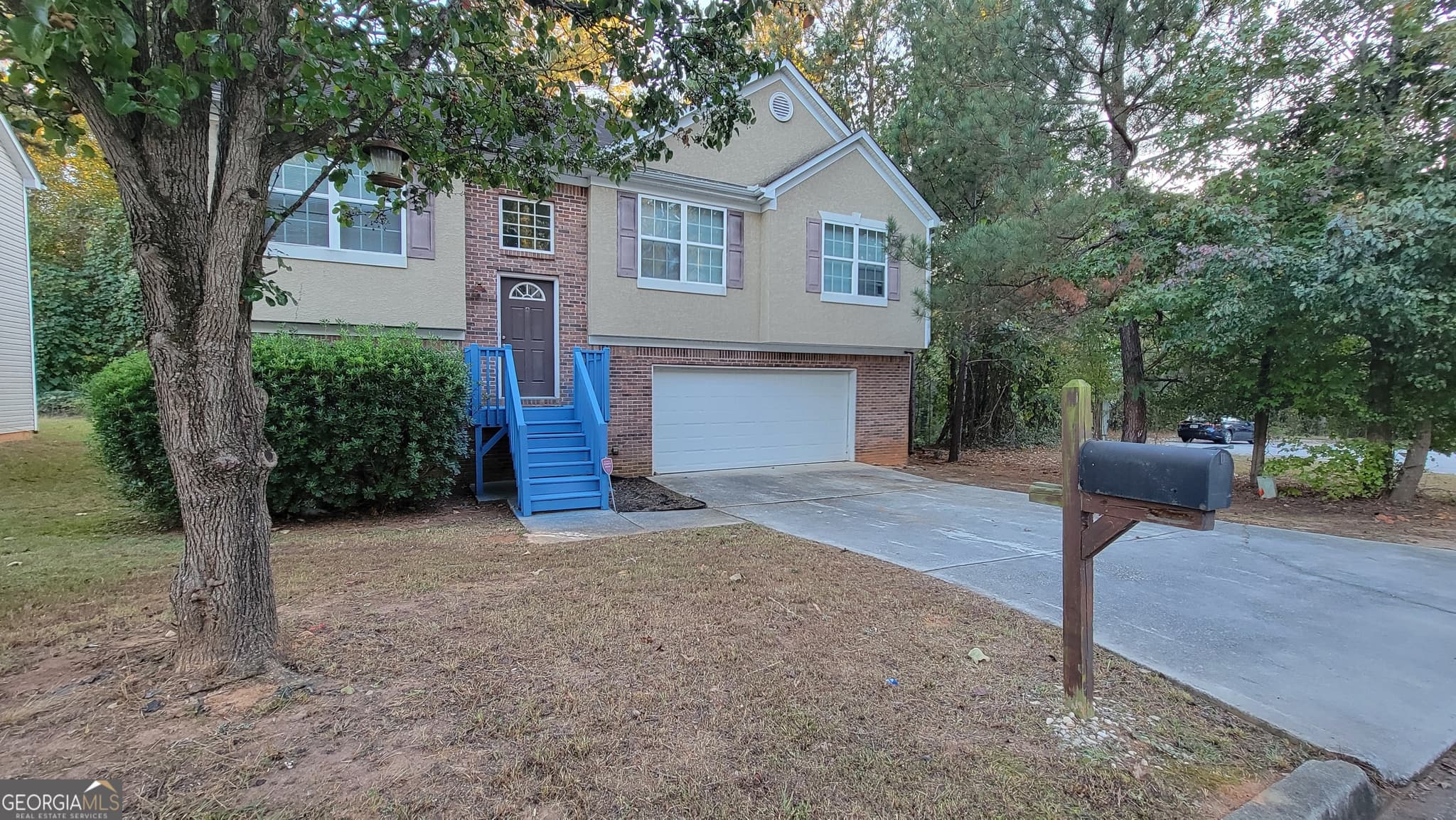4 bedroom, 3 bathroom, 1,704 sq ft single family residence for sale at 570 Sycamore Drive, Jonesboro, GA 30238 — photo 2