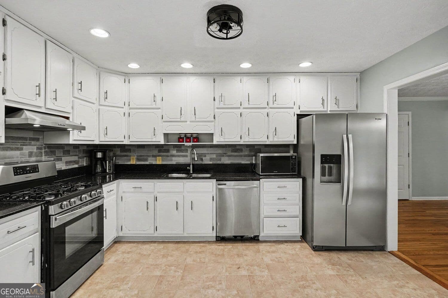 4 bedroom, 3 bathroom, 2,554 sq ft single family residence for sale at 55 Southlake Lane, Mcdonough, GA 30252 — photo 4