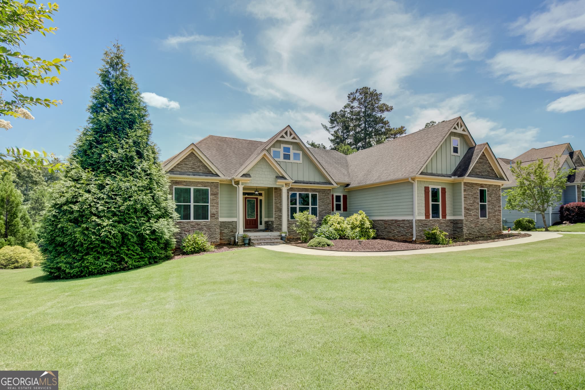 4 bedroom, 3.5 bathroom, 3,331 sq ft single family residence for sale at 137 Kenmare Row, Tyrone, GA 30290 — photo 2
