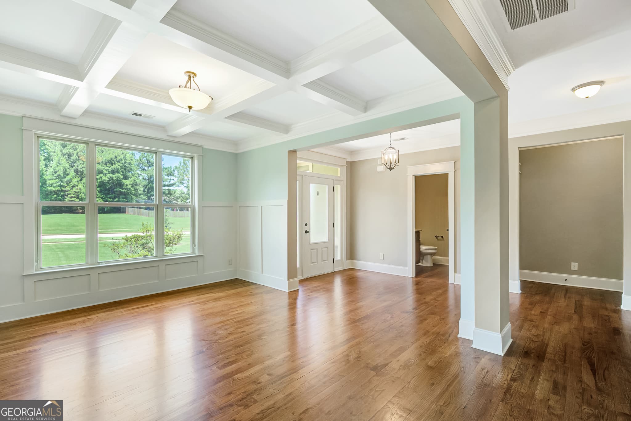 4 bedroom, 3.5 bathroom, 3,331 sq ft single family residence for sale at 137 Kenmare Row, Tyrone, GA 30290 — photo 5