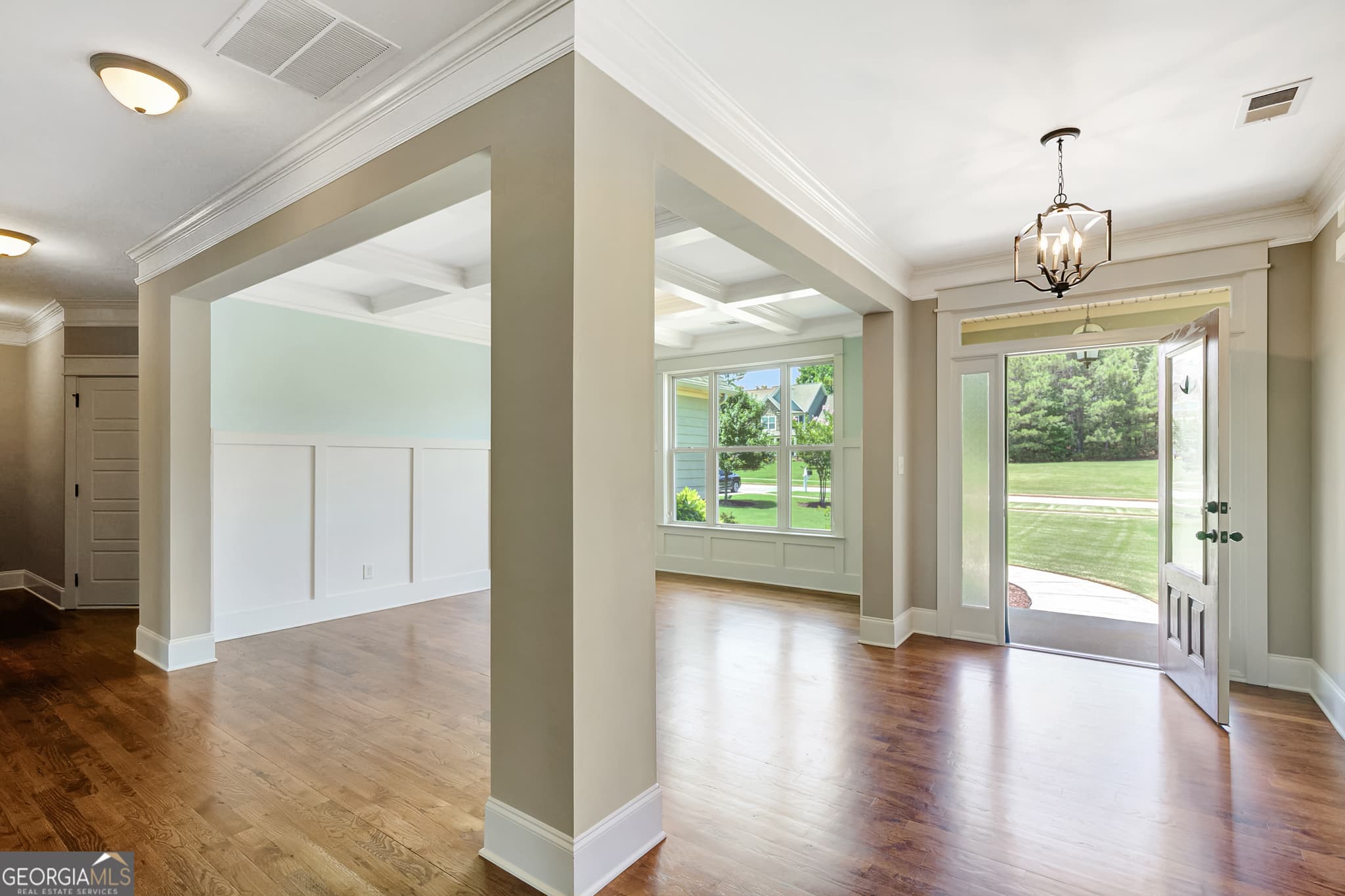 4 bedroom, 3.5 bathroom, 3,331 sq ft single family residence for sale at 137 Kenmare Row, Tyrone, GA 30290 — photo 4