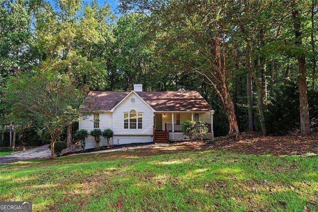 4 bedroom, 3 bathroom, 2,462 sq ft single family residence for sale at 3150 Skyler Court, Douglasville, GA 30135 — photo 2