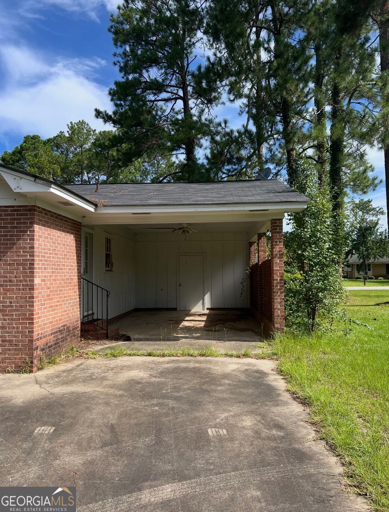 3 bedroom, 2 bathroom, 1,499 sq ft single family residence under contract at 1004 E 6th Avenue, Cordele, GA 31015 — photo 3