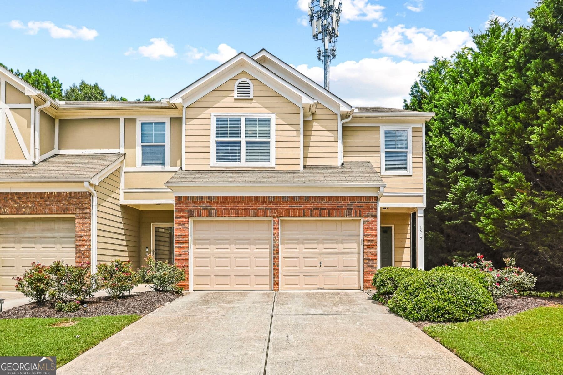 3 bedroom, 2.5 bathroom, 1,852 sq ft townhouse for rent at 1619 Park Brooke Circle 10, Marietta, GA 30008 for $2,300 a month — photo 1 of 1