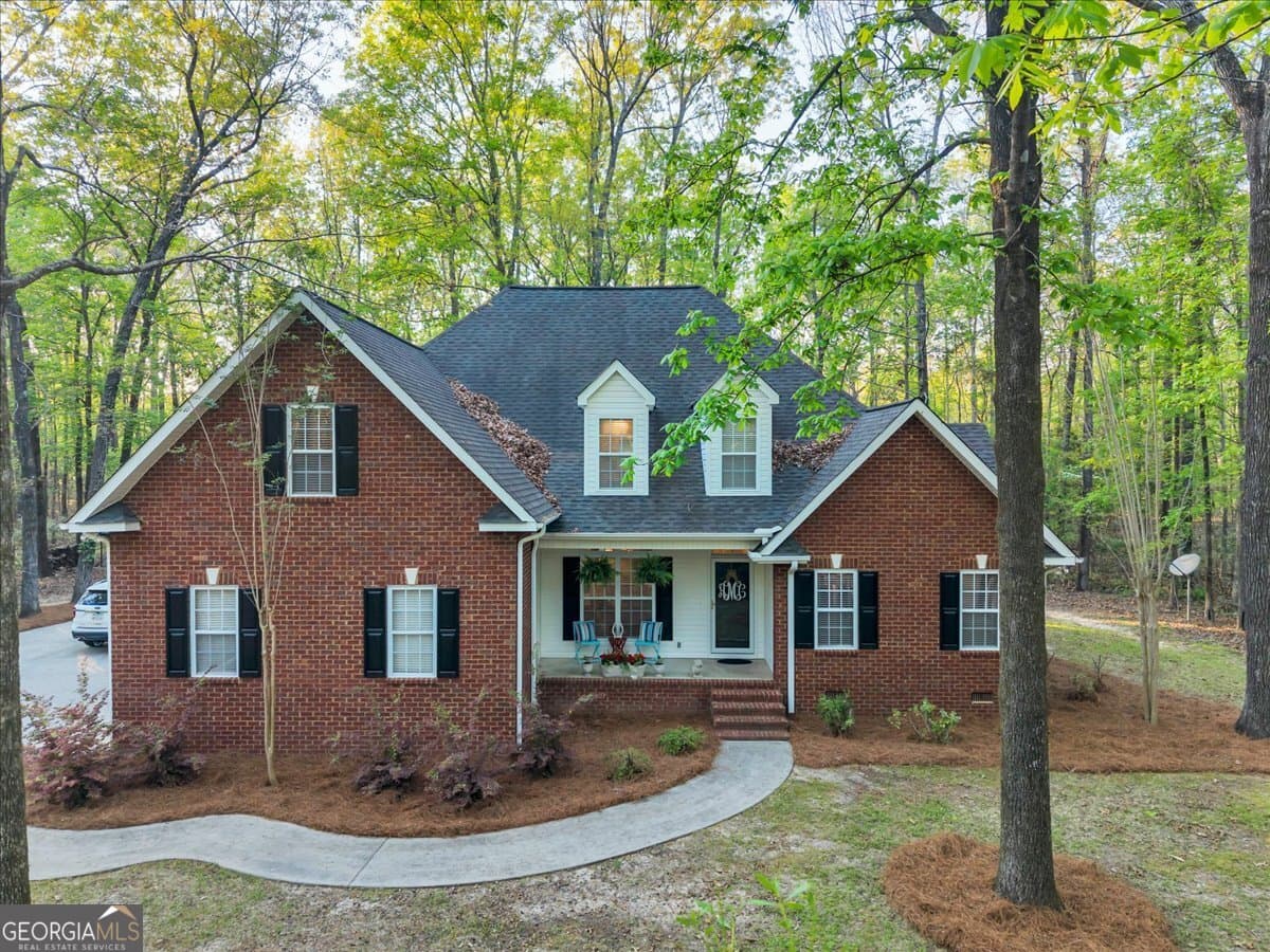 4 bedroom, 2.5 bathroom, 2,546 sq ft single family residence sold at 341 Rum Creek Trail, Dublin, GA 31021