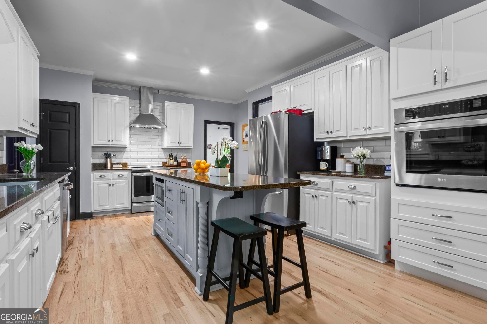 5 bedroom, 4 bathroom, 4,100 sq ft single family residence for sale at 2598 Cricket Court, Marietta, GA 30064 — photo 3