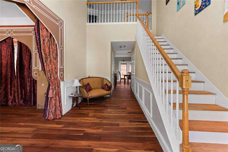4 bedroom, 2.5 bathroom, 2,696 sq ft single family residence for sale at 4000 Weatherford Circle, Alpharetta, GA 30009 — photo 2