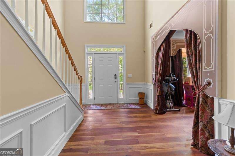 4 bedroom, 2.5 bathroom, 2,696 sq ft single family residence for sale at 4000 Weatherford Circle, Alpharetta, GA 30009 — photo 3