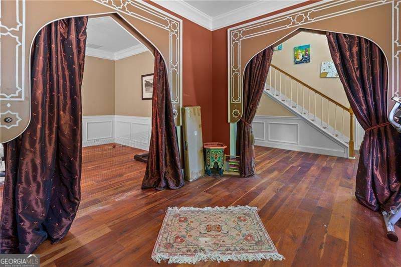 4 bedroom, 2.5 bathroom, 2,696 sq ft single family residence for sale at 4000 Weatherford Circle, Alpharetta, GA 30009 — photo 5