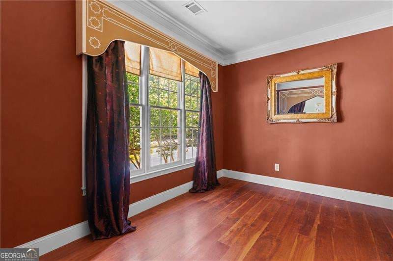 4 bedroom, 2.5 bathroom, 2,696 sq ft single family residence for sale at 4000 Weatherford Circle, Alpharetta, GA 30009 — photo 4