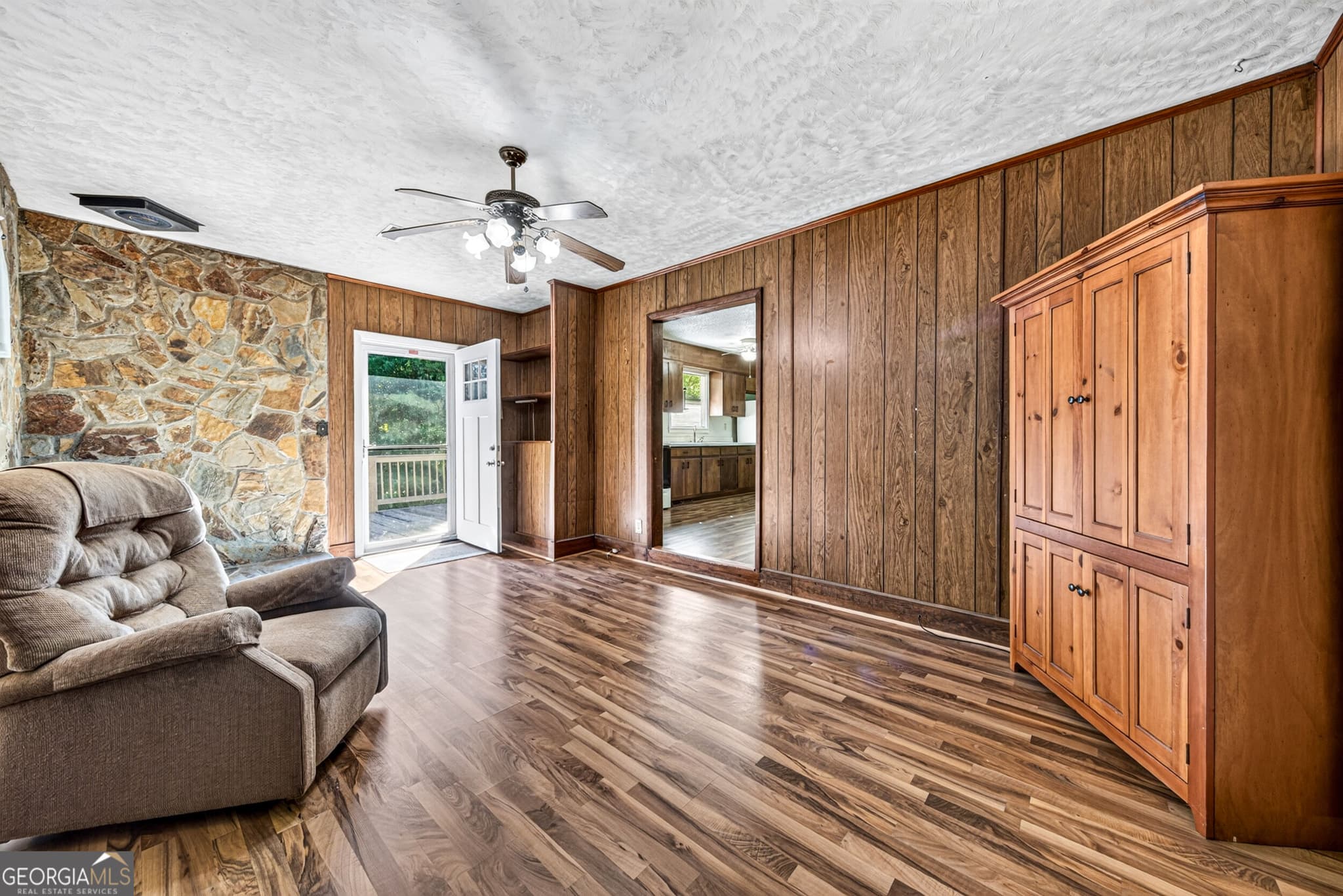 3 bedroom, 1.5 bathroom, 1,396 sq ft single family residence for sale at 451 Defoor Road, Toccoa, GA 30577 — photo 7