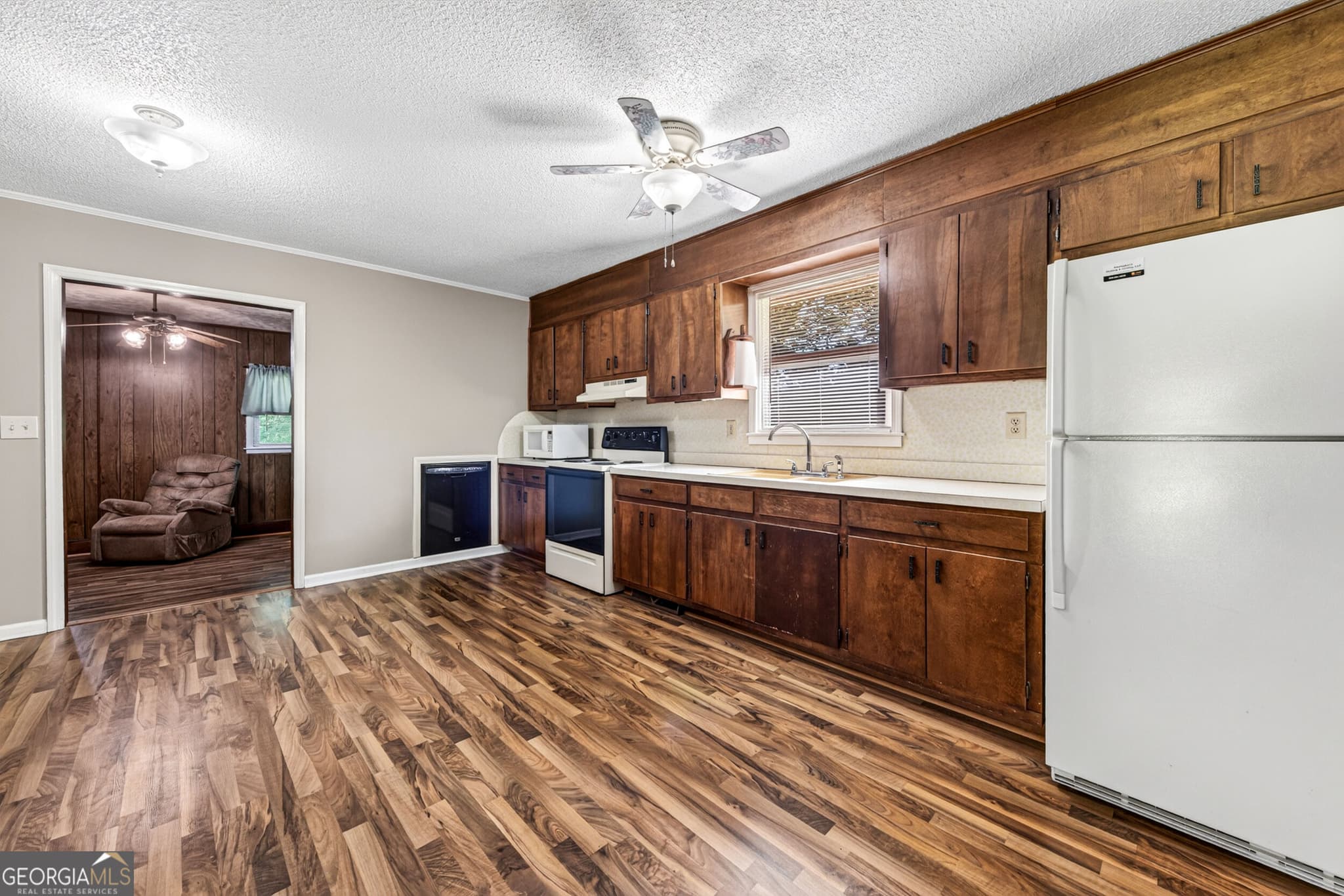 3 bedroom, 1.5 bathroom, 1,396 sq ft single family residence for sale at 451 Defoor Road, Toccoa, GA 30577 — photo 10