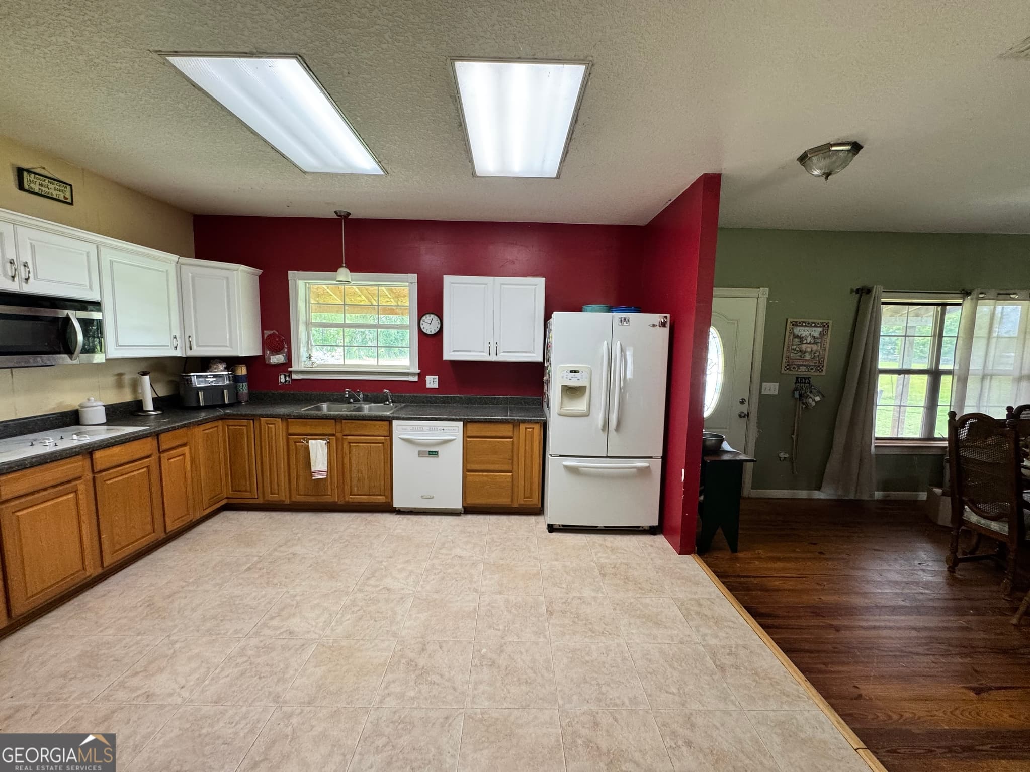 2 bedroom, 2 bathroom, 1,536 sq ft cabin,single family residence for sale at 470 Ed Harrell Road, Hortense, GA 31543 — photo 7