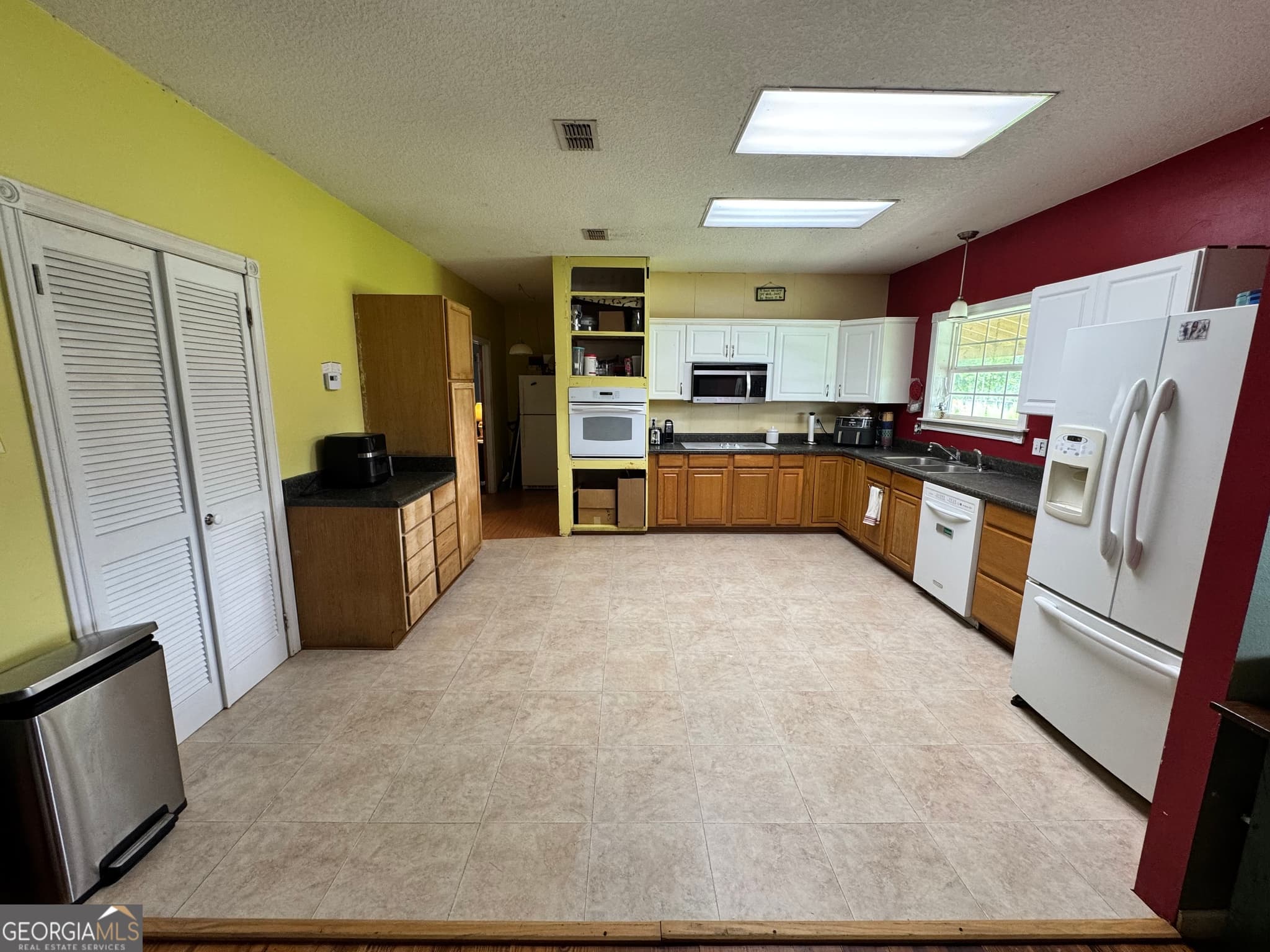 2 bedroom, 2 bathroom, 1,536 sq ft cabin,single family residence for sale at 470 Ed Harrell Road, Hortense, GA 31543 — photo 8