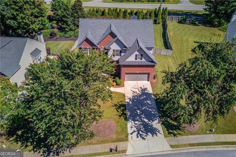 5 bedroom, 3.5 bathroom, 3,535 sq ft single family residence under contract at 3671 Devenwood Way, Buford, GA 30519 — photo 2