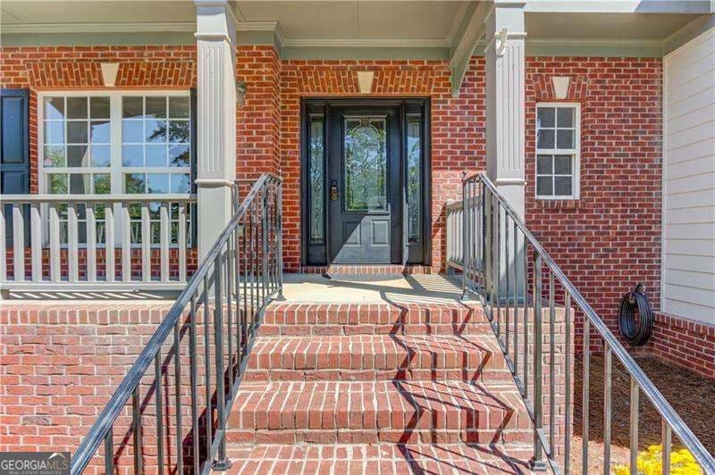5 bedroom, 3.5 bathroom, 3,535 sq ft single family residence under contract at 3671 Devenwood Way, Buford, GA 30519 — photo 4