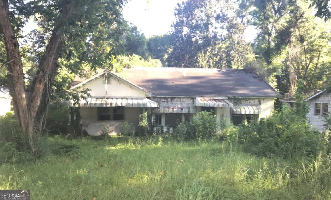 2 bedroom, 1 bathroom, 1,054 sq ft single family residence sold at 618 Napier Street, Blackshear, GA 31516