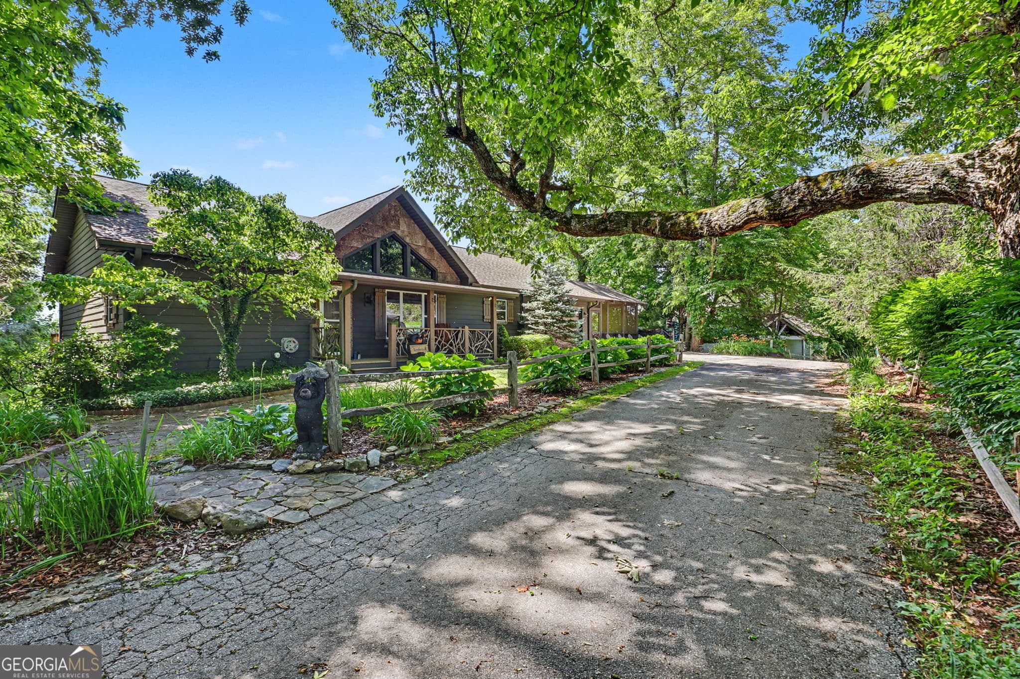 4 bedroom, 3.5 bathroom, 2,730 sq ft single family residence for sale at 2379 Ridgepole Drive, Sky Valley, GA 30537 — photo 5