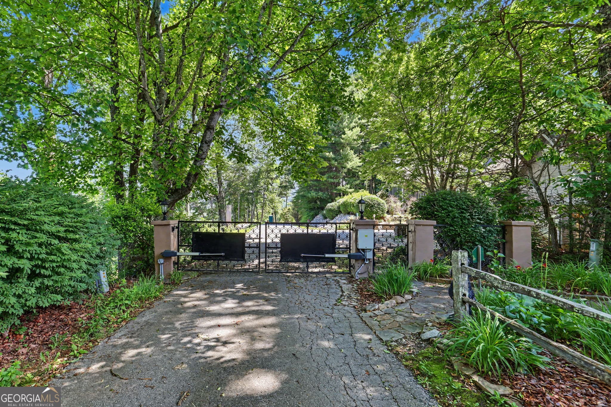 4 bedroom, 3.5 bathroom, 2,730 sq ft single family residence for sale at 2379 Ridgepole Drive, Sky Valley, GA 30537 — photo 4
