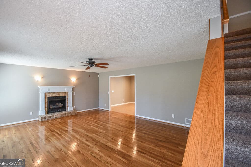3 bedroom, 3.5 bathroom, 2,176 sq ft single family residence for sale at 3628 Maple Forge Lane, Gainesville, GA 30504 — photo 9