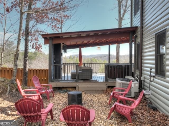 3 bedroom, 3 bathroom, 2,665 sq ft cabin,single family residence for sale at 108 Skydancer Ridge, Blue Ridge, GA 30513 — photo 3