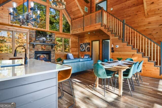 3 bedroom, 3 bathroom, 2,665 sq ft cabin,single family residence for sale at 108 Skydancer Ridge, Blue Ridge, GA 30513 — photo 8