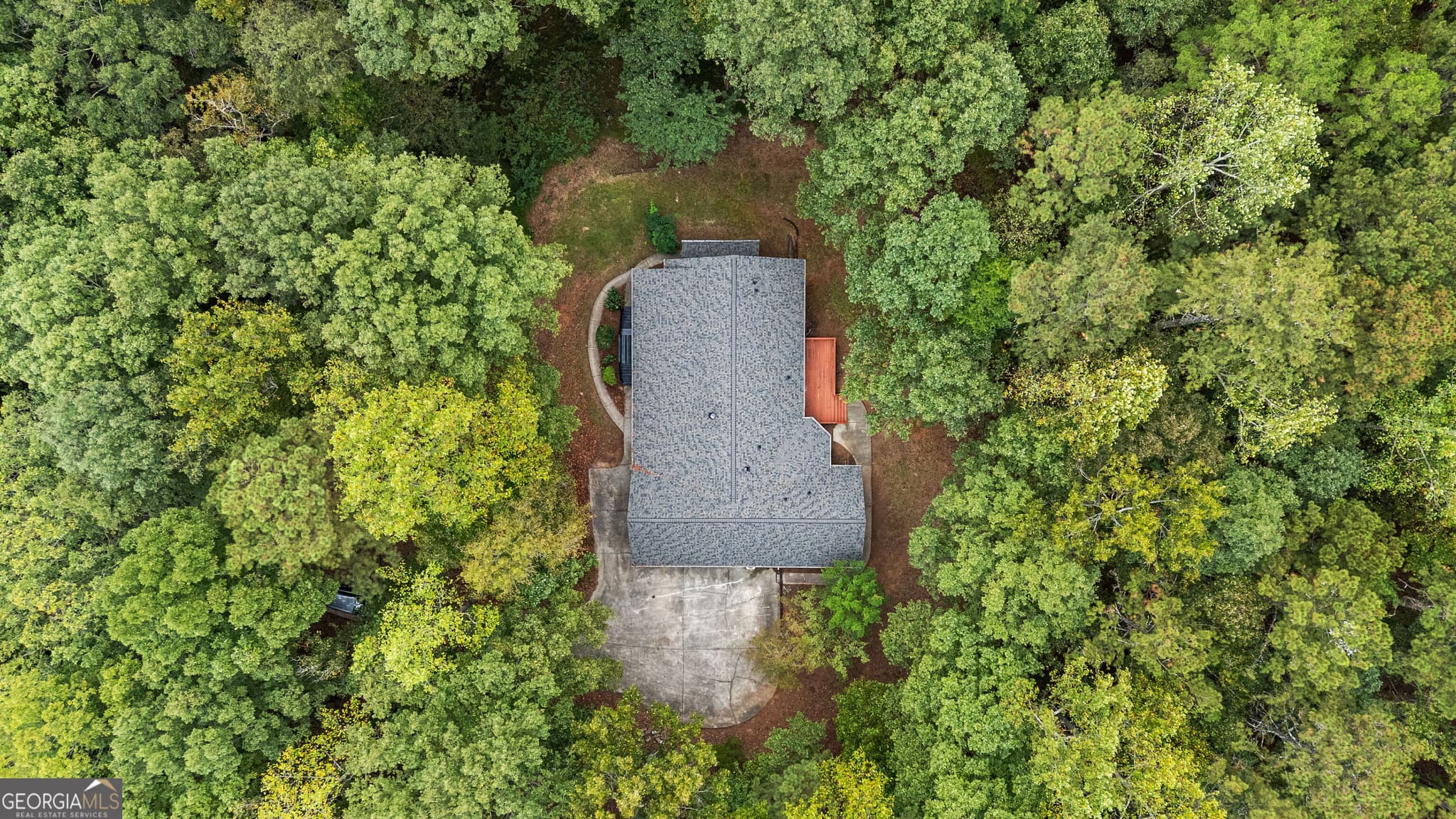 3 bedroom, 3 bathroom, 3,889 sq ft single family residence for sale at 90 Bradley Court, Newnan, GA 30263 — photo 3