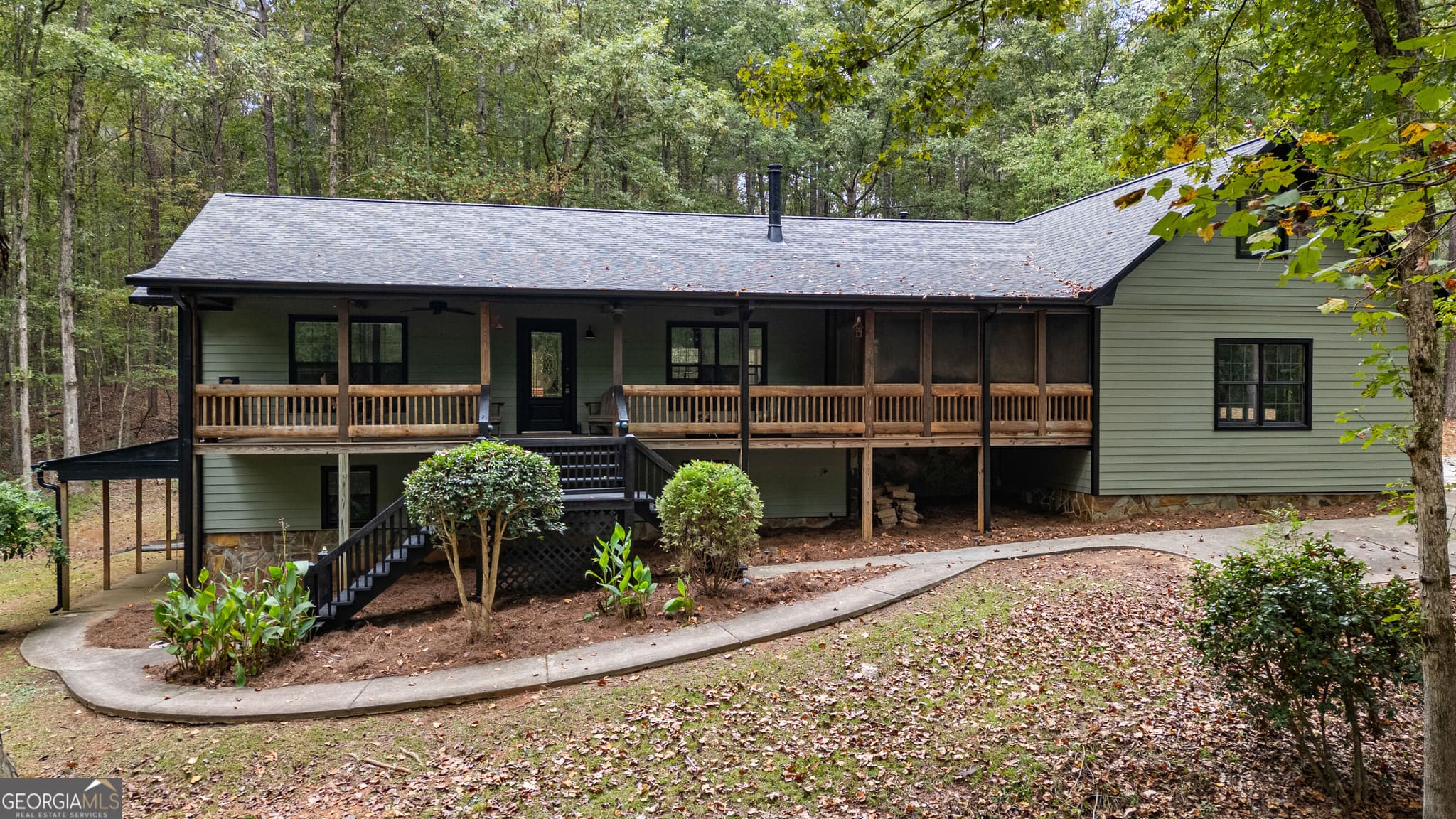 3 bedroom, 3 bathroom, 3,889 sq ft single family residence for sale at 90 Bradley Court, Newnan, GA 30263 — photo 1 of 72
