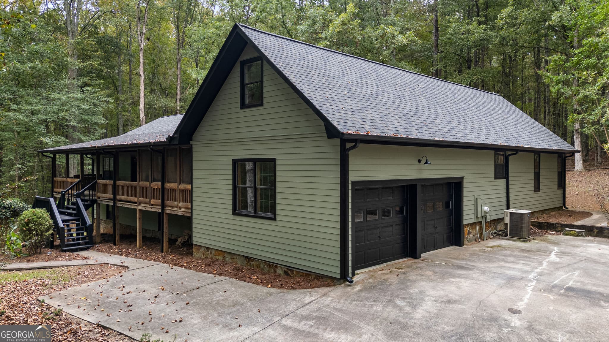 3 bedroom, 3 bathroom, 3,889 sq ft single family residence for sale at 90 Bradley Court, Newnan, GA 30263 — photo 8