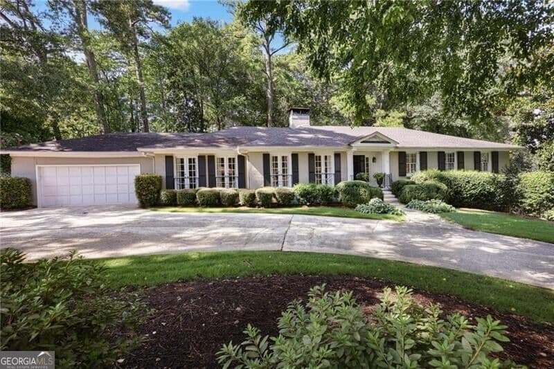 3 bedroom, 2.5 bathroom, 2,787 sq ft single family residence for sale at 349 Pineland Road, Atlanta, GA 30342 — photo 3