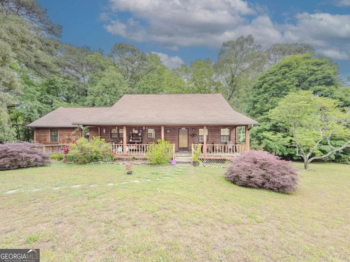 3 bedroom, 2.5 bathroom, 2,558 sq ft single family residence sold at 2960 Greenvalley Road, Snellville, GA 30078