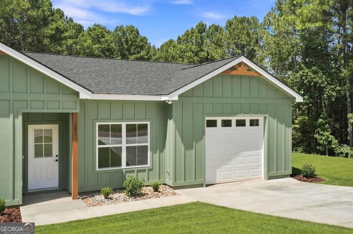 3 bedroom, 2 bathroom, 1,400 sq ft single family residence for sale at 381 Bethel Road, Talking Rock, GA 30175 — photo 2