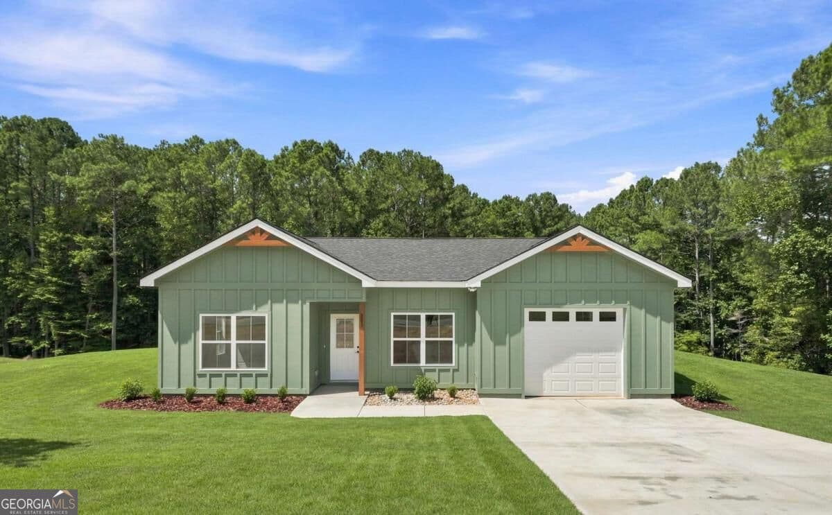 3 bedroom, 2 bathroom, 1,400 sq ft single family residence for sale at 381 Bethel Road, Talking Rock, GA 30175 — photo 1 of 66