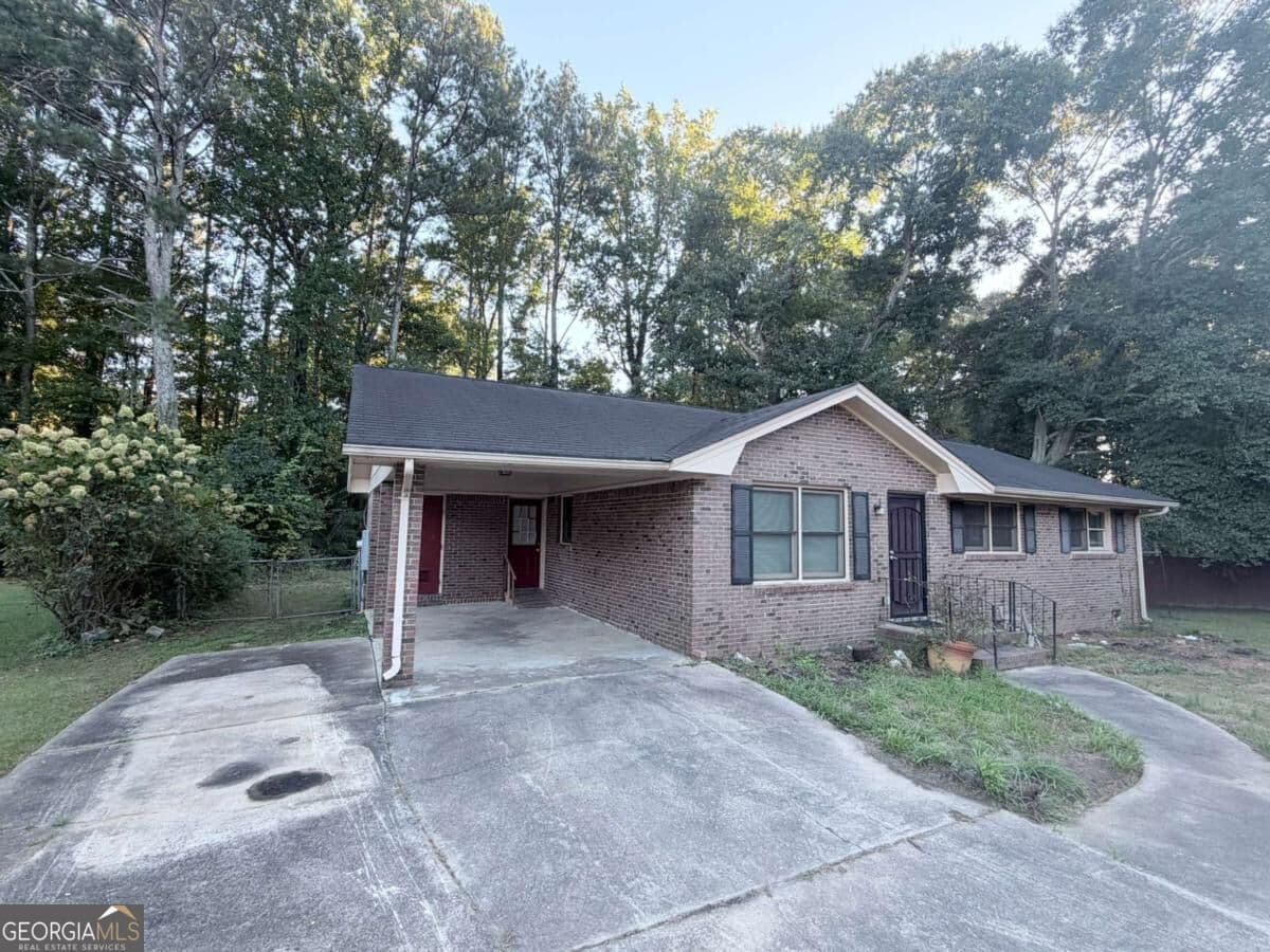 3 bedroom, 2 bathroom, 1,227 sq ft single family residence for rent at 2959 Bobolink Drive, Rex, GA 30273 for $1,700 a month — photo 2
