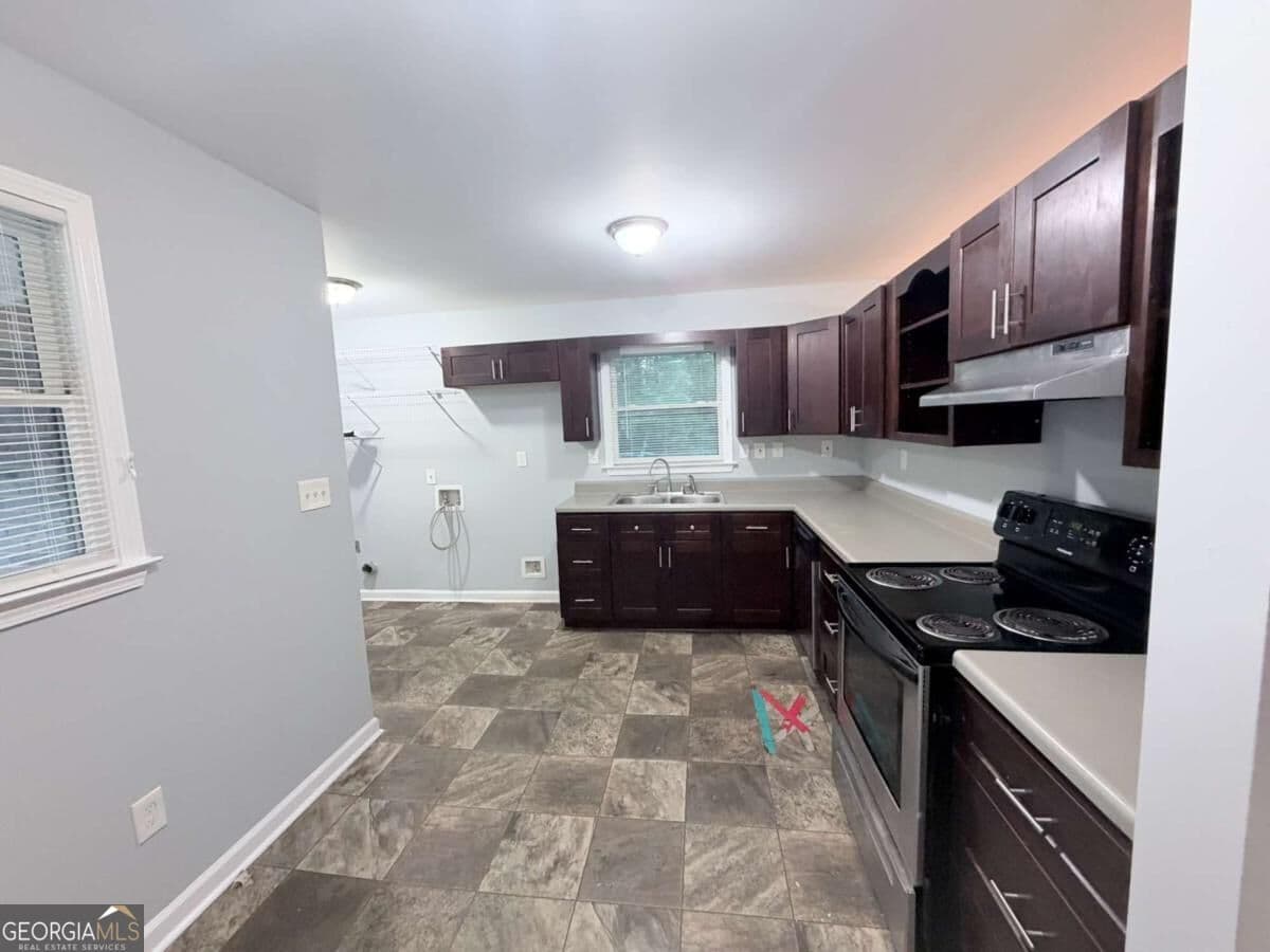 3 bedroom, 2 bathroom, 1,227 sq ft single family residence for rent at 2959 Bobolink Drive, Rex, GA 30273 for $1,700 a month — photo 6