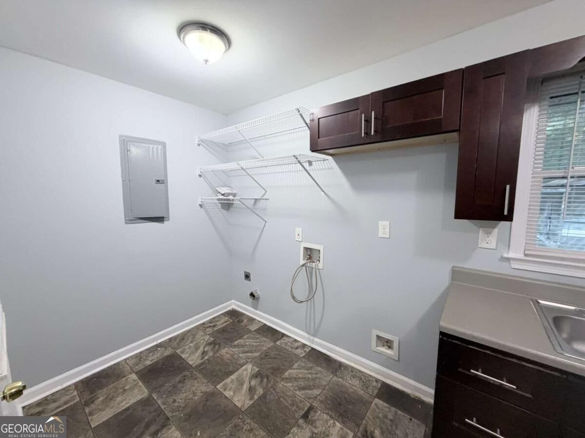 3 bedroom, 2 bathroom, 1,227 sq ft single family residence for rent at 2959 Bobolink Drive, Rex, GA 30273 for $1,700 a month — photo 7