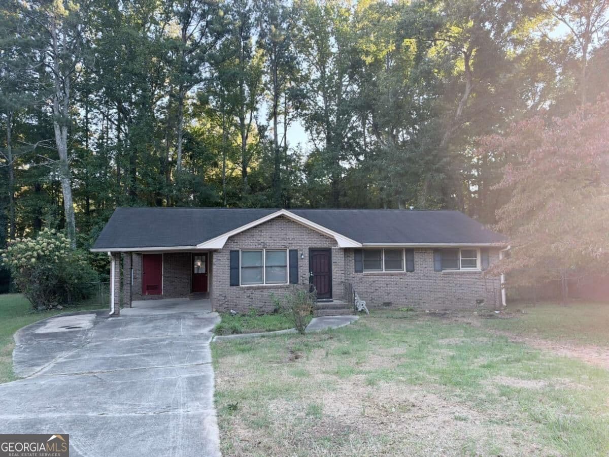 3 bedroom, 2 bathroom, 1,227 sq ft single family residence for rent at 2959 Bobolink Drive, Rex, GA 30273 for $1,700 a month — photo 1 of 18