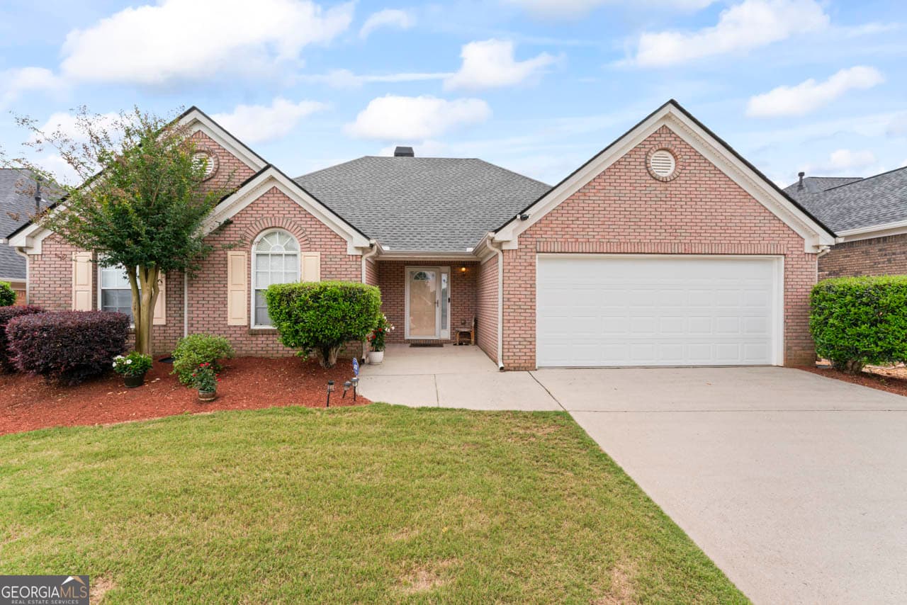 3 bedroom, 2 bathroom, 1,712 sq ft single family residence for sale at 1329 Jubilee Lane, Mcdonough, GA 30253 — photo 2