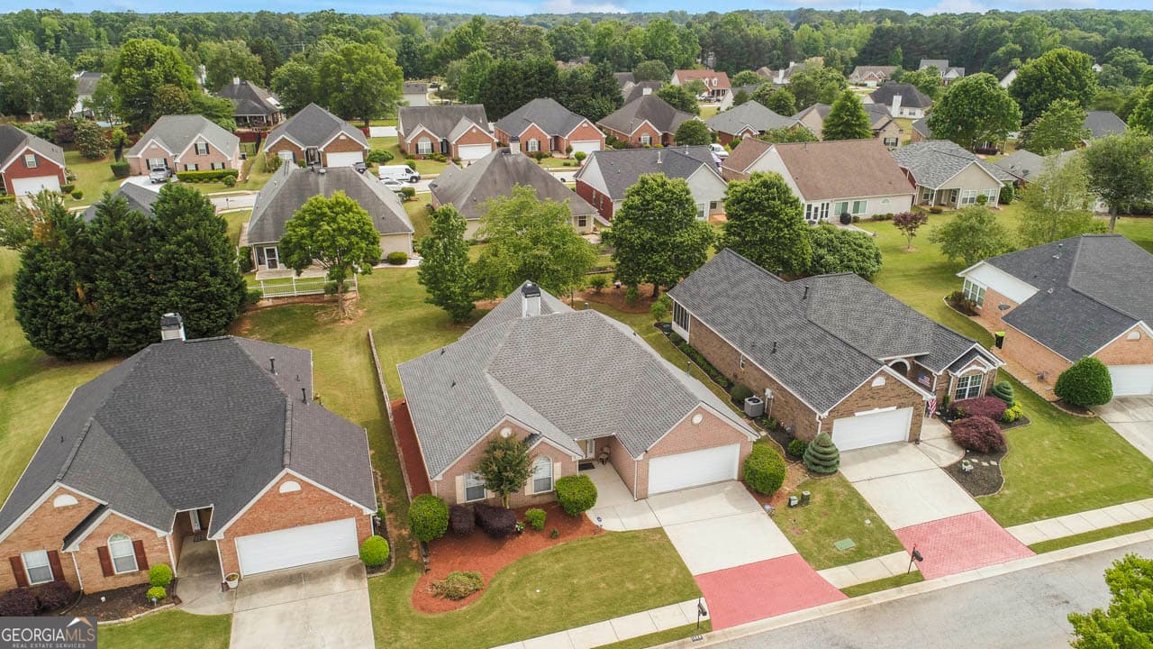 3 bedroom, 2 bathroom, 1,712 sq ft single family residence for sale at 1329 Jubilee Lane, Mcdonough, GA 30253 — photo 6