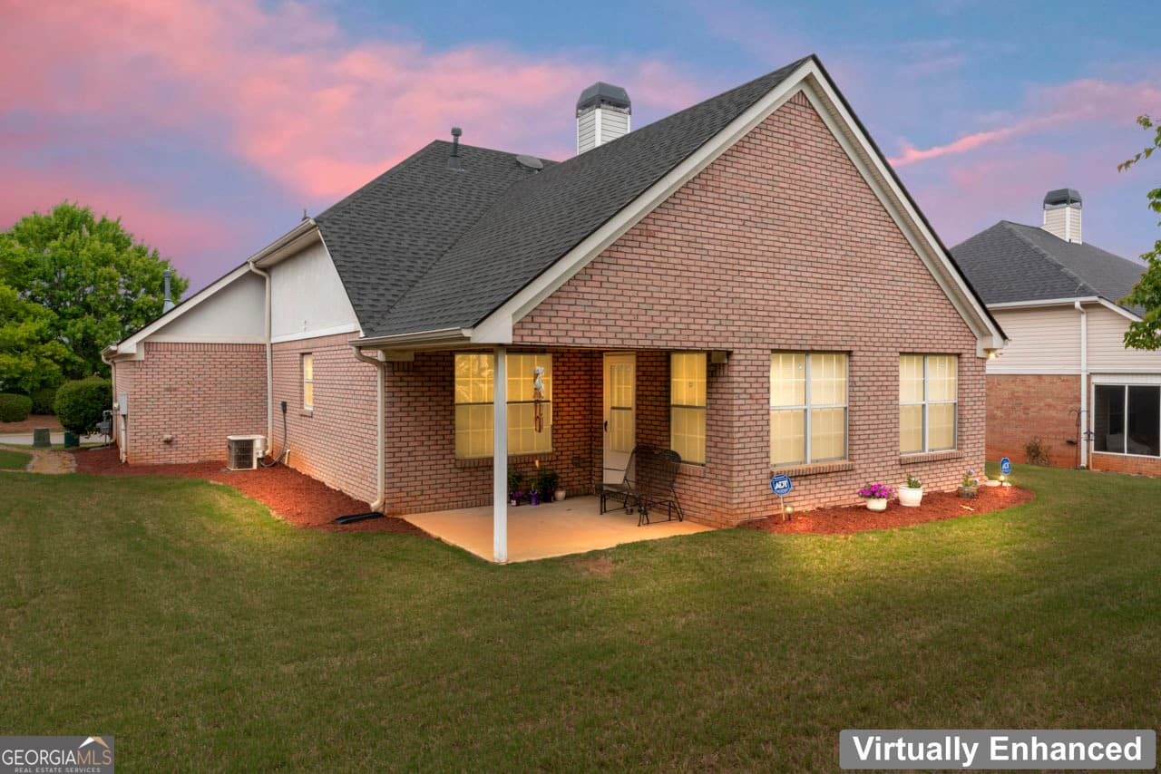 3 bedroom, 2 bathroom, 1,712 sq ft single family residence for sale at 1329 Jubilee Lane, Mcdonough, GA 30253 — photo 3