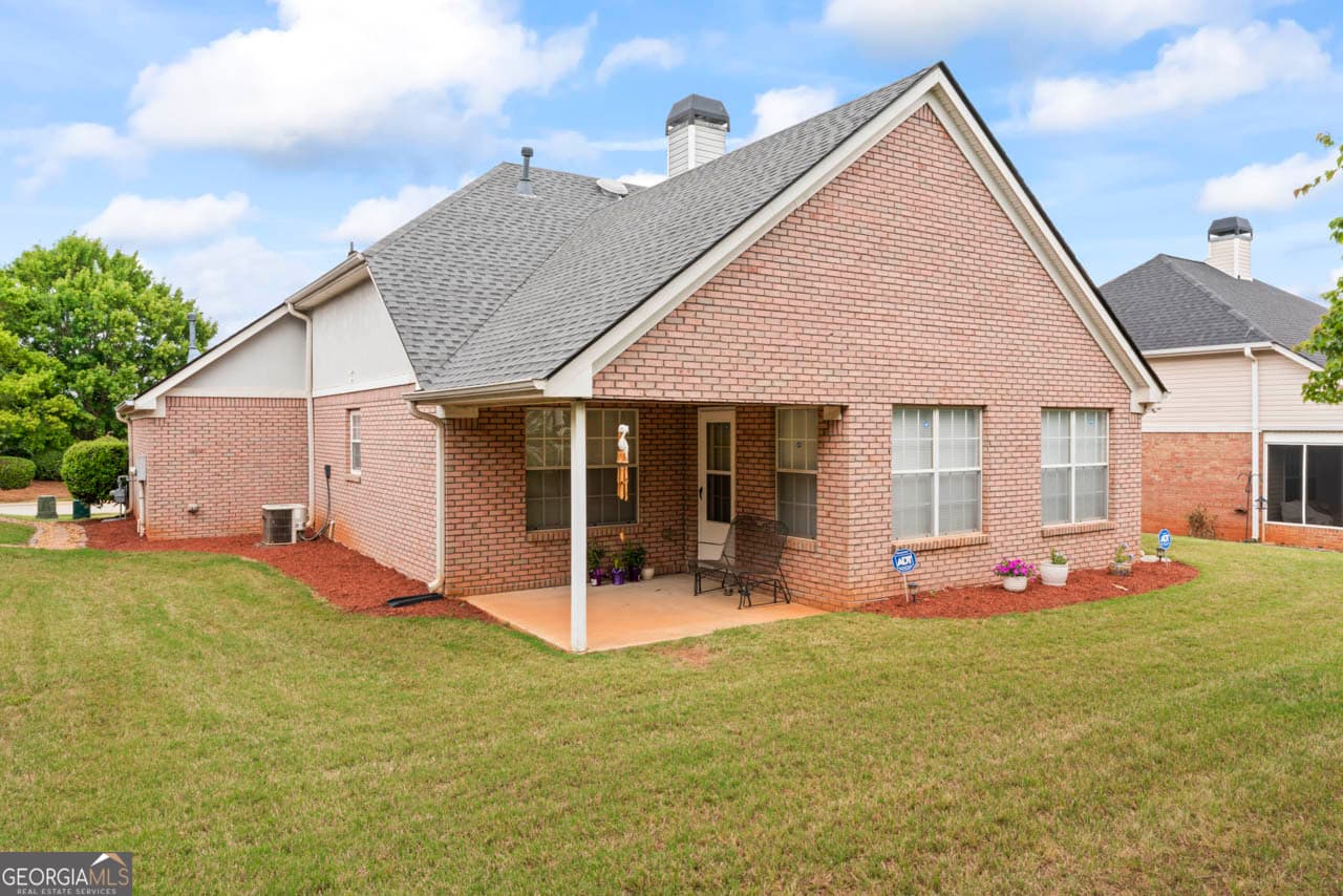 3 bedroom, 2 bathroom, 1,712 sq ft single family residence for sale at 1329 Jubilee Lane, Mcdonough, GA 30253 — photo 8