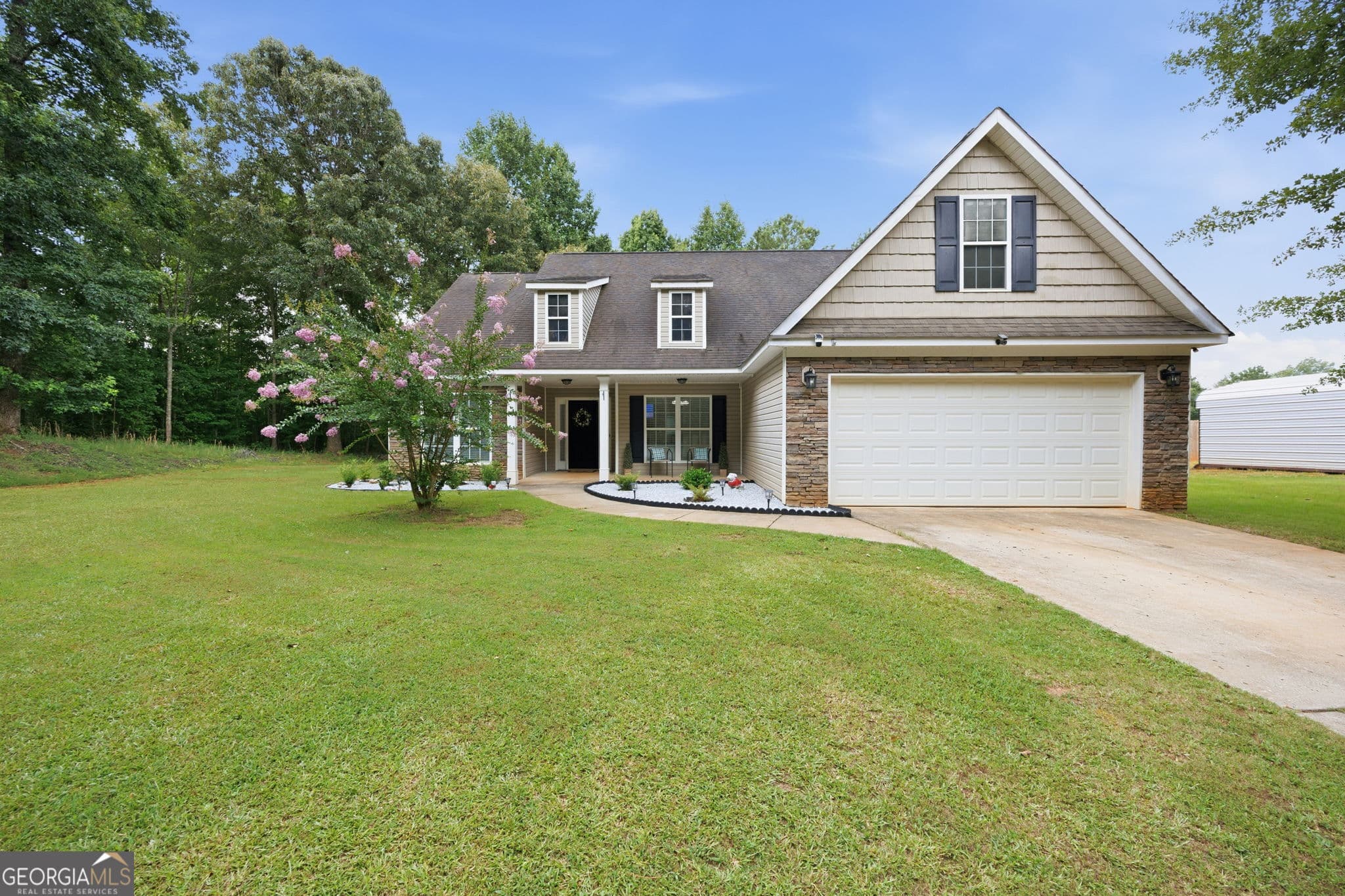 3 bedroom, 2 bathroom, 2,009 sq ft single family residence for sale at 2917 Rumble Road, Forsyth, GA 31029 — photo 2