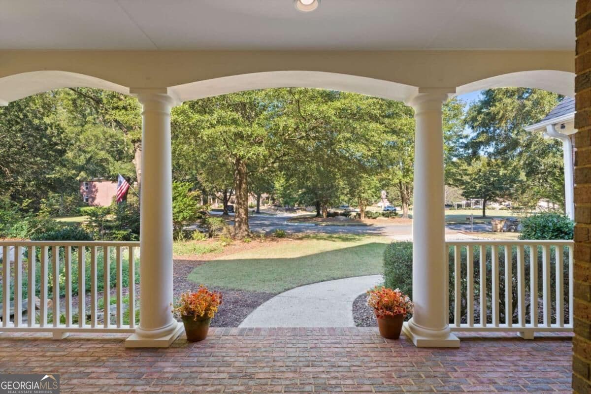 5 bedroom, 4 bathroom single family residence for sale at 210 Rivergate Drive, Suwanee, GA 30024 — photo 6