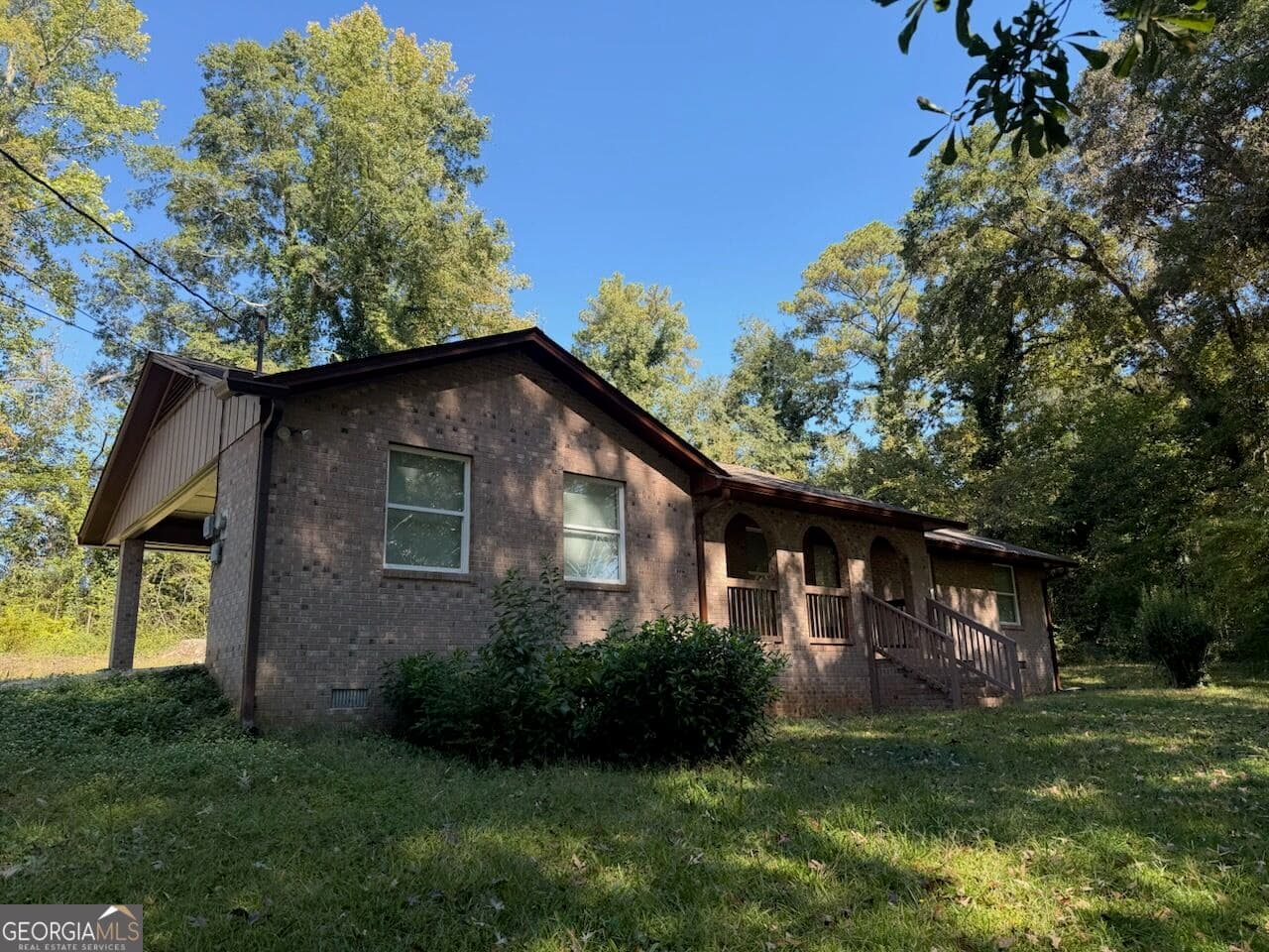 3 bedroom, 2 bathroom, 1,350 sq ft single family residence for rent at 981 E Atlanta Road, Stockbridge, GA 30281 for $1,950 a month — photo 2