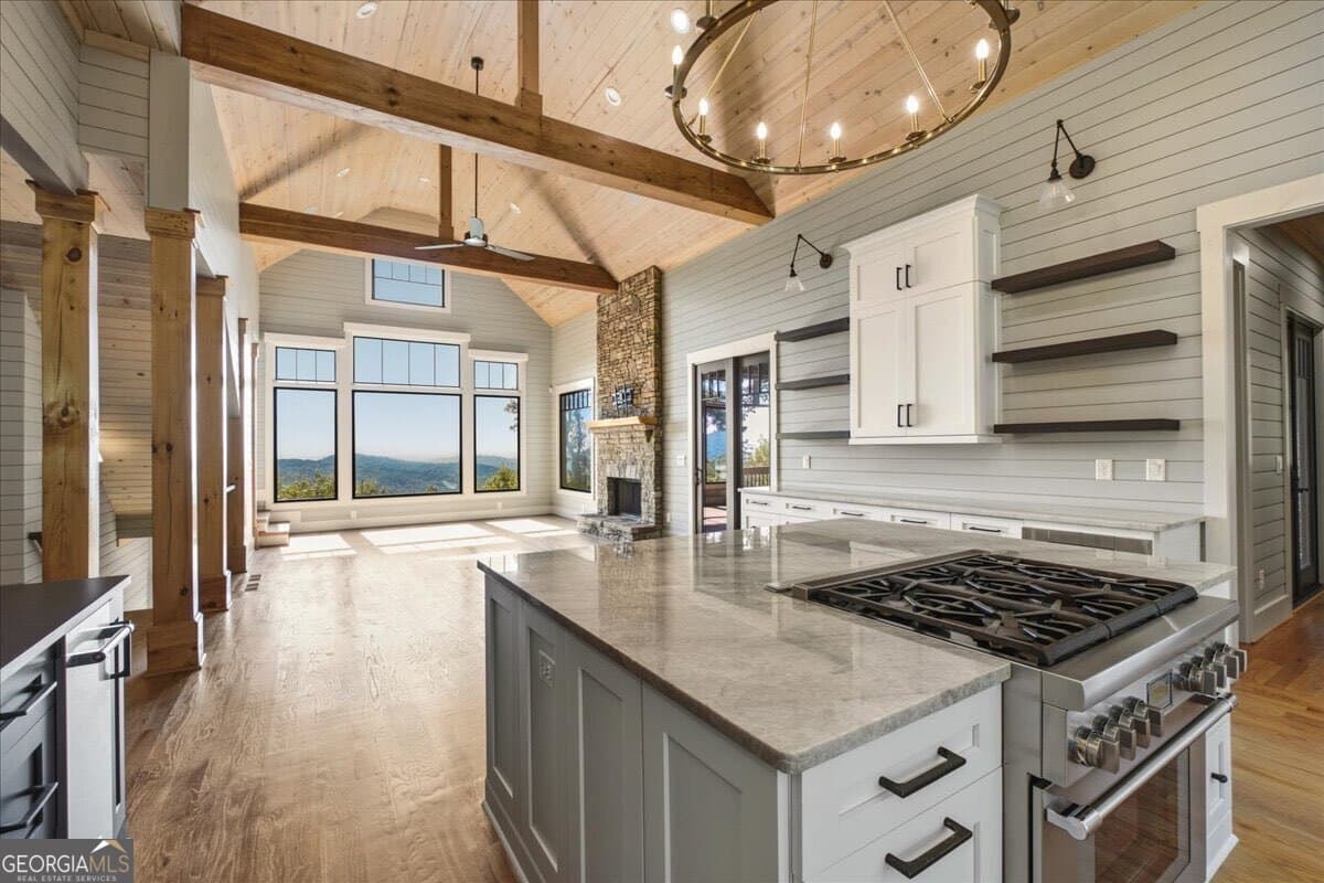5 bedroom, 6 bathroom, 4,702 sq ft single family residence for sale at 207 Utana Bluffs Trail, Ellijay, GA 30540 — photo 9