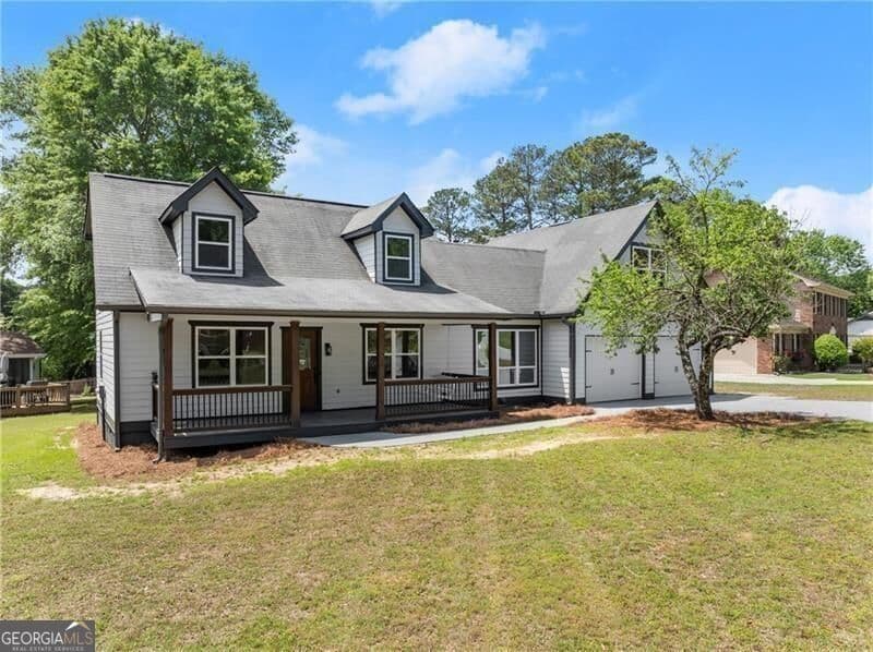 4 bedroom, 3 bathroom, 1,852 sq ft single family residence for sale at 2979 Overwood Lane, Snellville, GA 30078 — photo 4