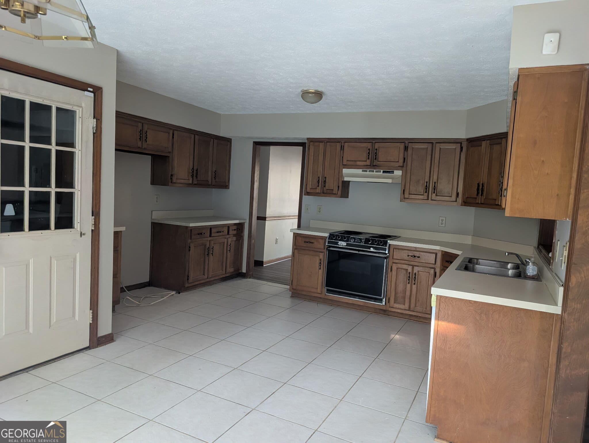 3 bedroom, 2 bathroom, 1,867 sq ft single family residence for rent at 307 Korinna Court, Peachtree City, GA 30269 for $2,550 a month — photo 3