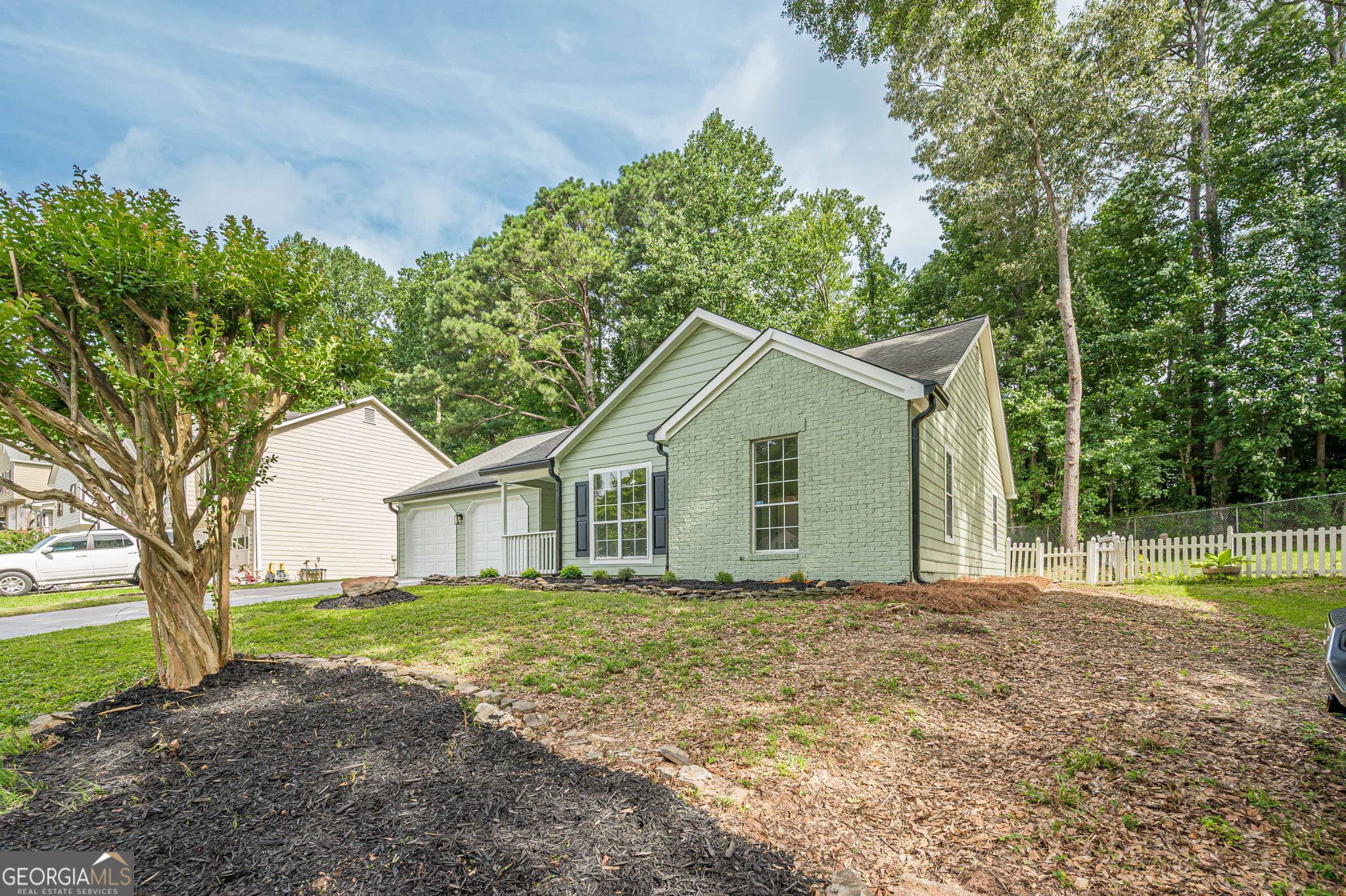 3 bedroom, 2 bathroom, 1,242 sq ft single family residence for sale at 4224 Brandy Ann Drive, Acworth, GA 30101 — photo 2
