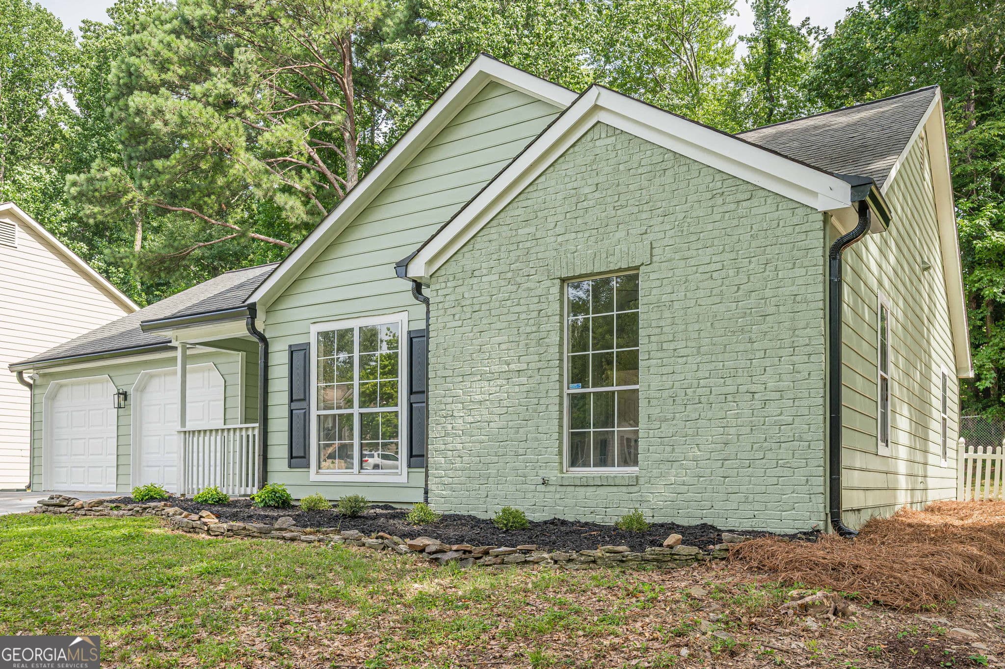 3 bedroom, 2 bathroom, 1,242 sq ft single family residence for sale at 4224 Brandy Ann Drive, Acworth, GA 30101 — photo 3